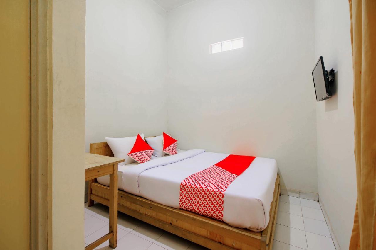 Oyo 3083 D Kost 3 Syariah Hotel Джокякарта Екстериор снимка