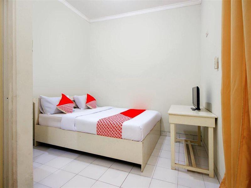 Oyo 3083 D Kost 3 Syariah Hotel Джокякарта Екстериор снимка