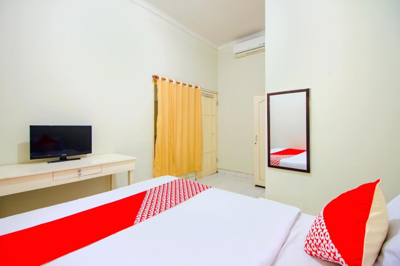 Oyo 3083 D Kost 3 Syariah Hotel Джокякарта Екстериор снимка